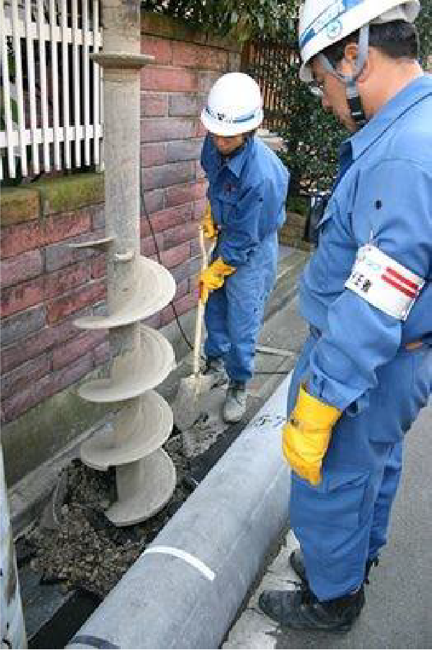 建柱工事の様子
